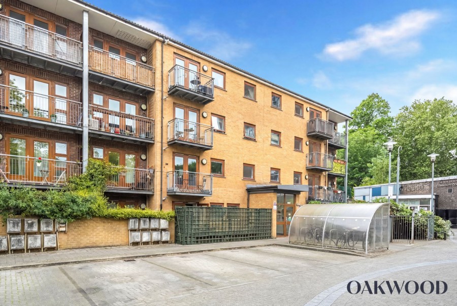 68 George Downing Estate Cazenove Road, N16 6BW
