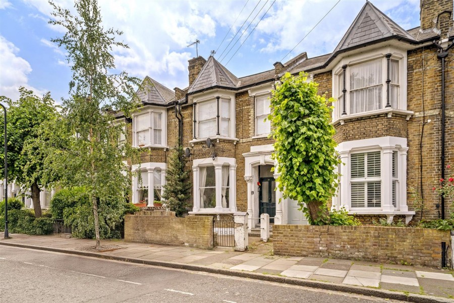 London, N16 7AP