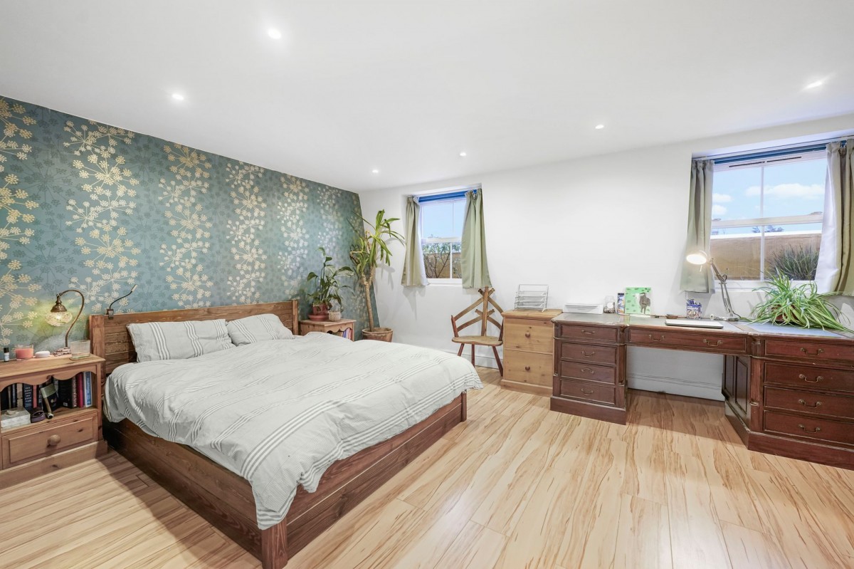 Image for London, N16 7NB