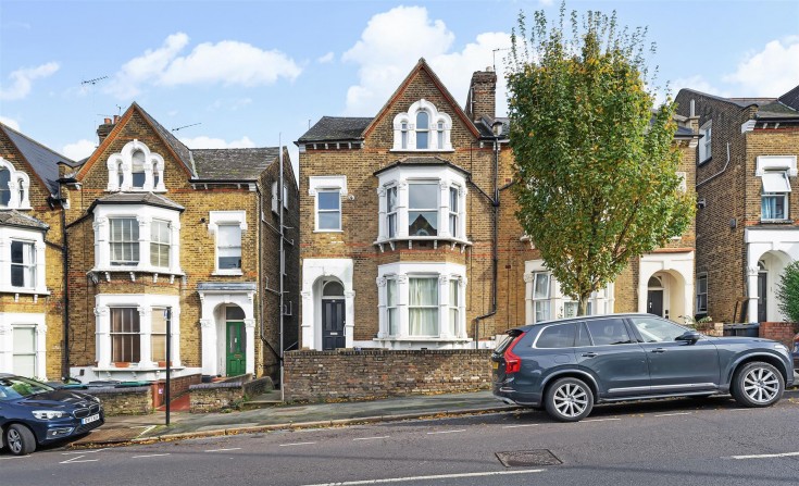 Ferme Park Road, N8 9SD