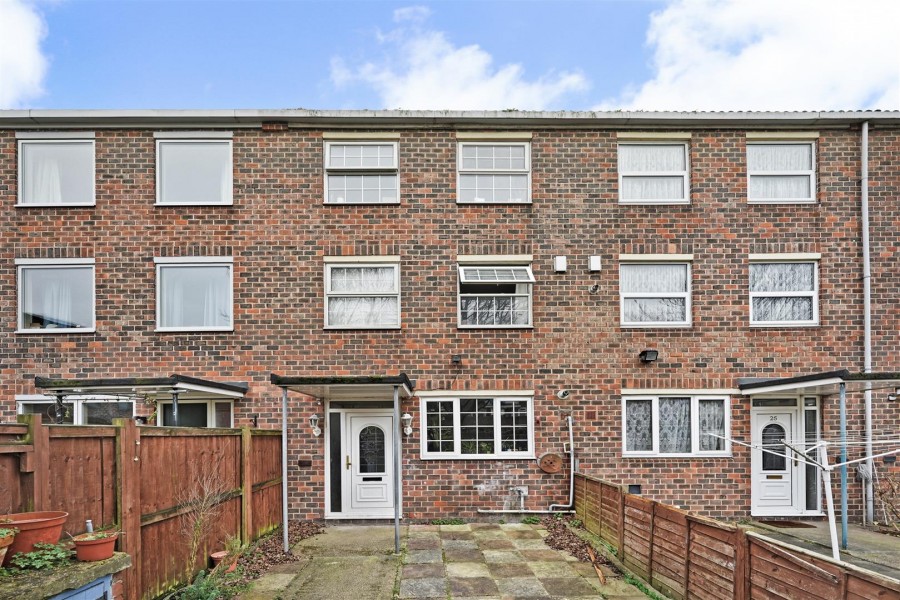 Lilian Close, N16 0SG