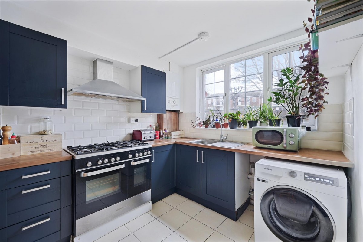 Image for Lilian Close, N16 0SG