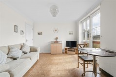 St. Andrews Mews, N16 5HR