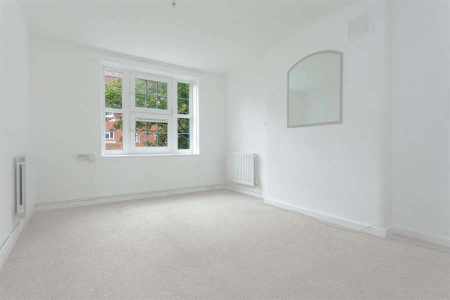 Lordship Road, N16 0PR