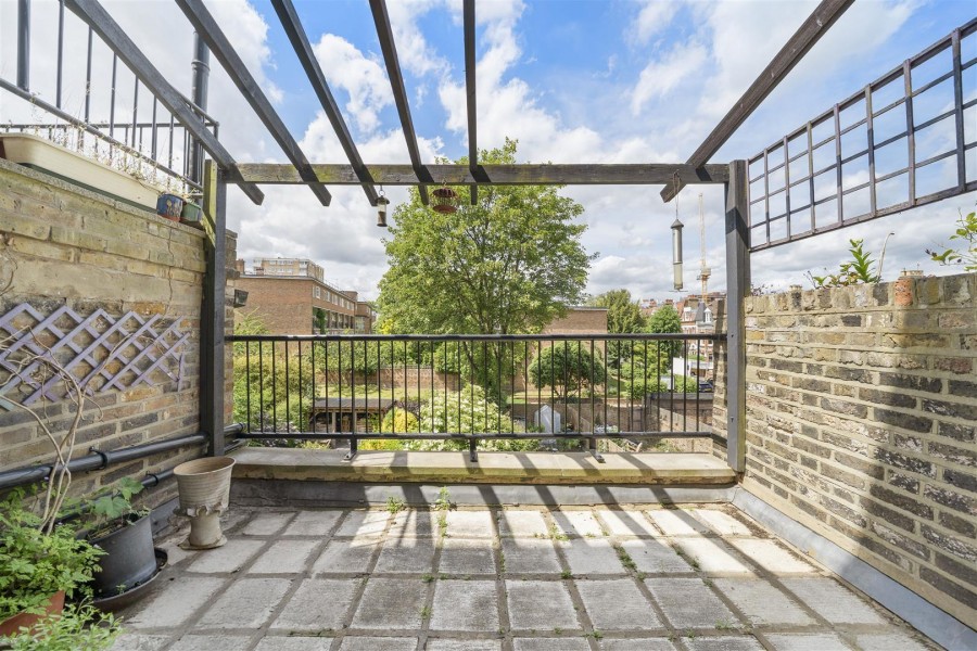 Burma Road, N16 9BH