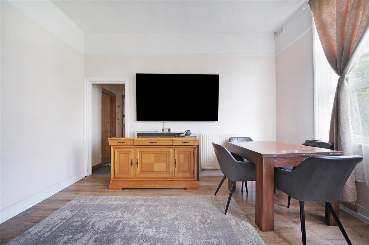 Image for 27 Amhurst Park, N16 5DJ