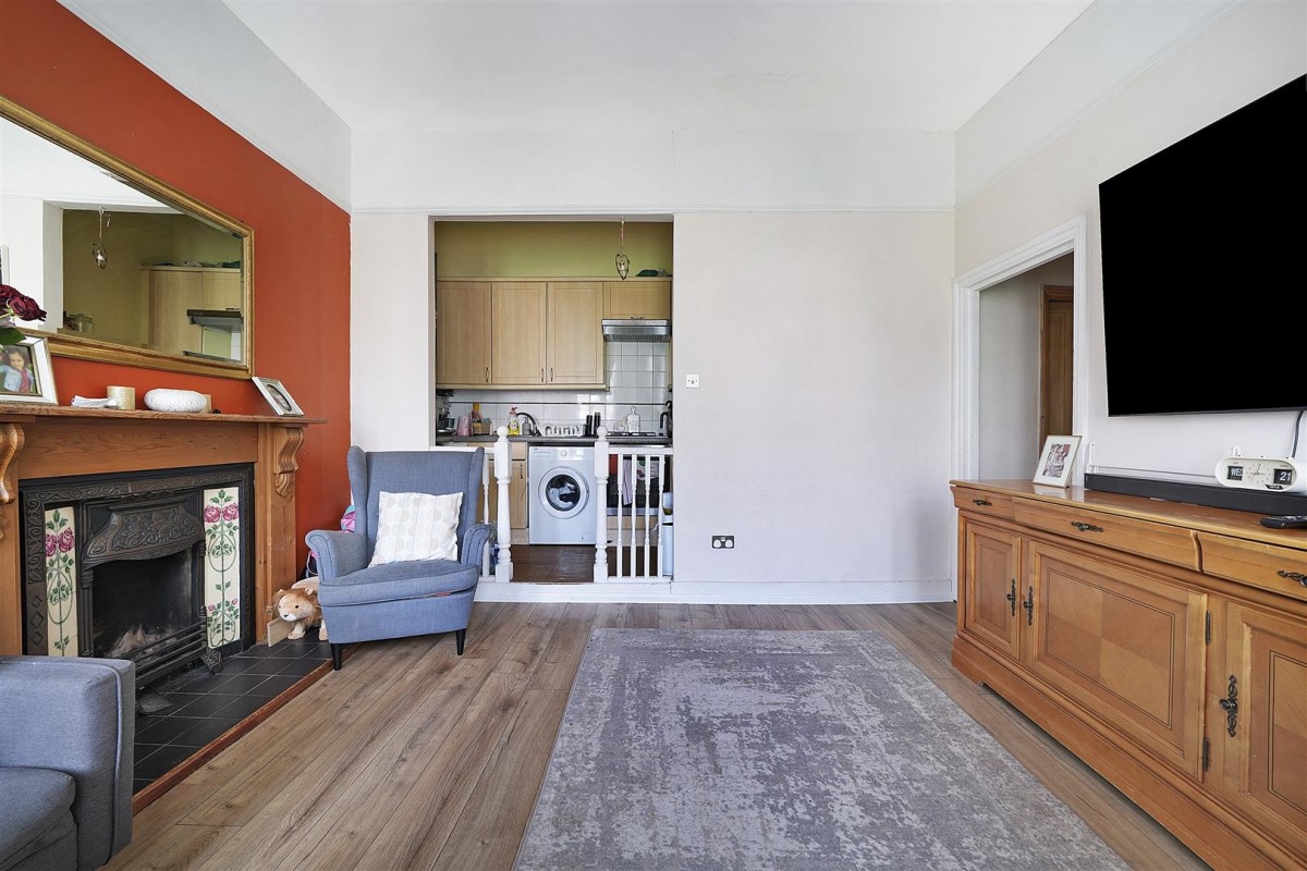 Image for 27 Amhurst Park, N16 5DJ