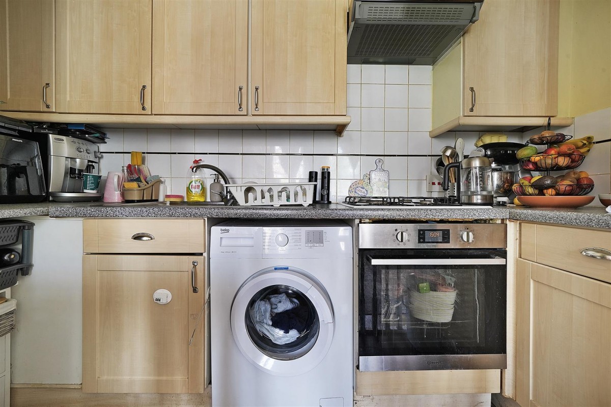 Image for 27 Amhurst Park, N16 5DJ