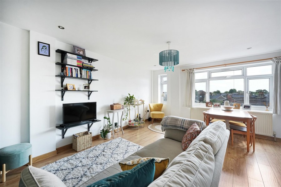 1A Windus Road, N16 6UP