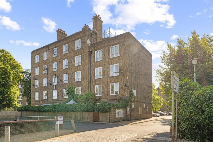 Upper Clapton Road, E5 9BZ