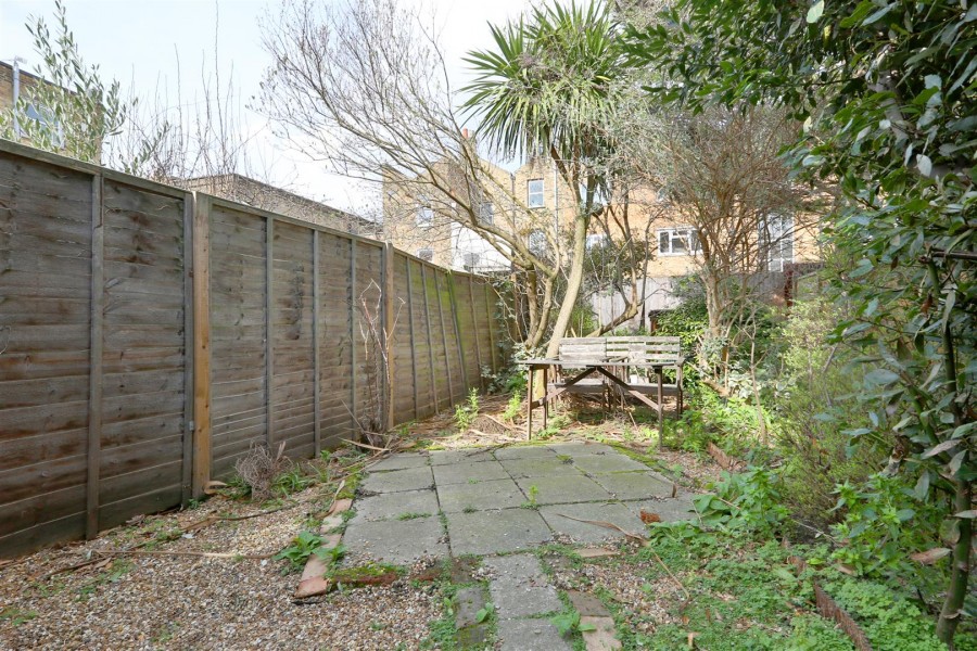 Brighton Road, N16 8EG