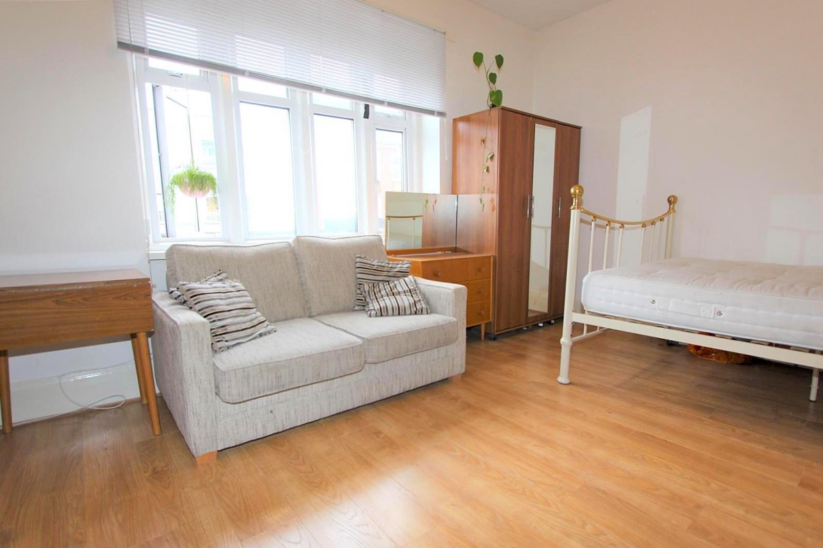 Image for Green Lanes, N13 4TY