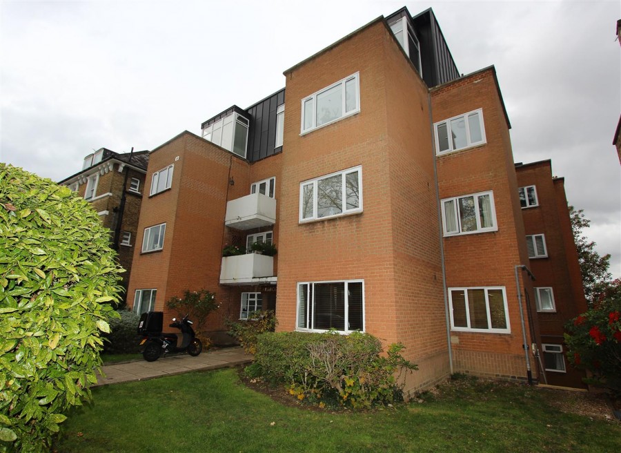 Crescent Road, N8 8AN