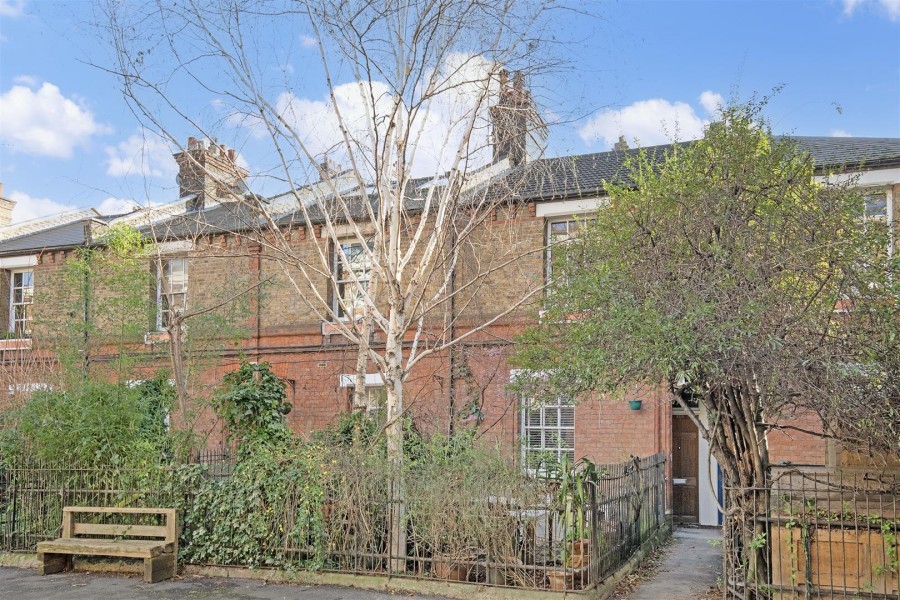 Gibson Gardens, N16 7HH