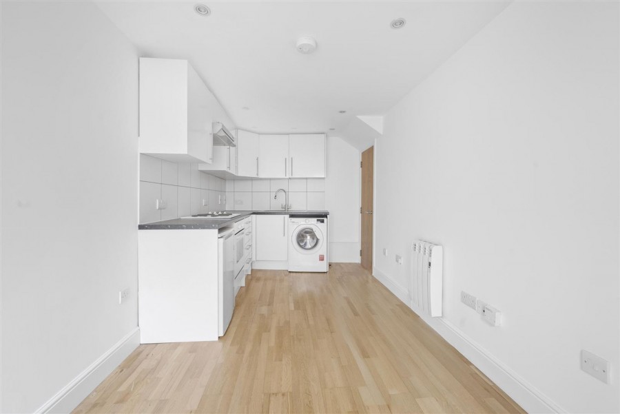 Finsbury Park, N4 2DR