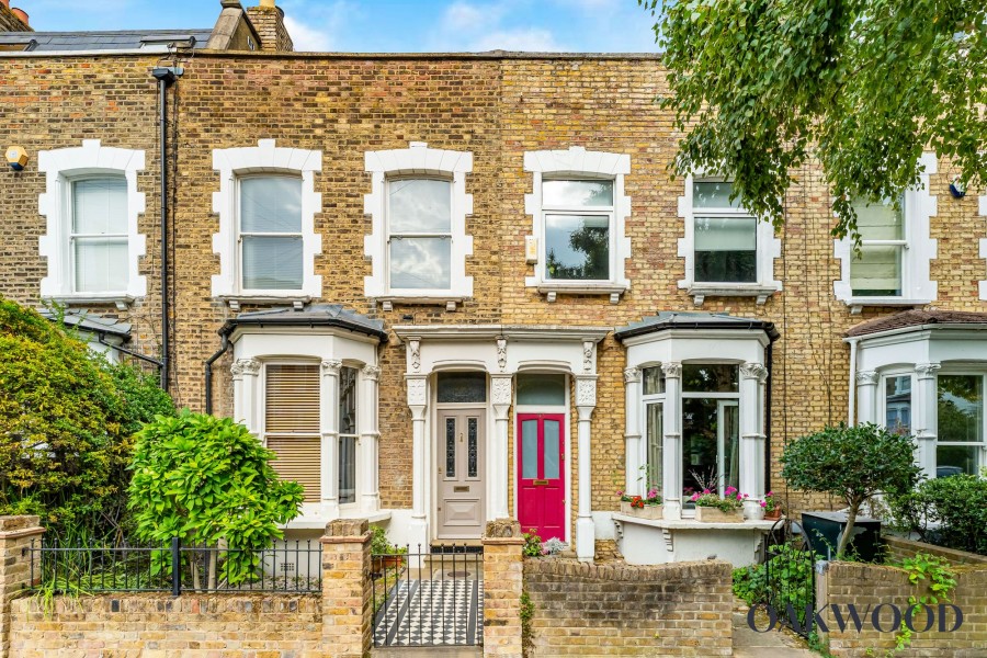 London, N16 9NP