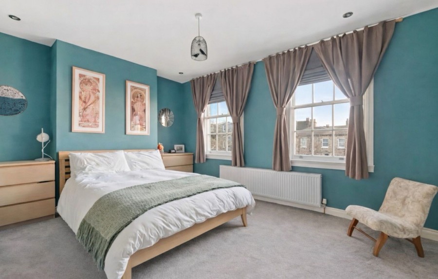 London, N16 7JS