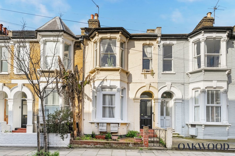 82 Pellerin Road, N16 8AT