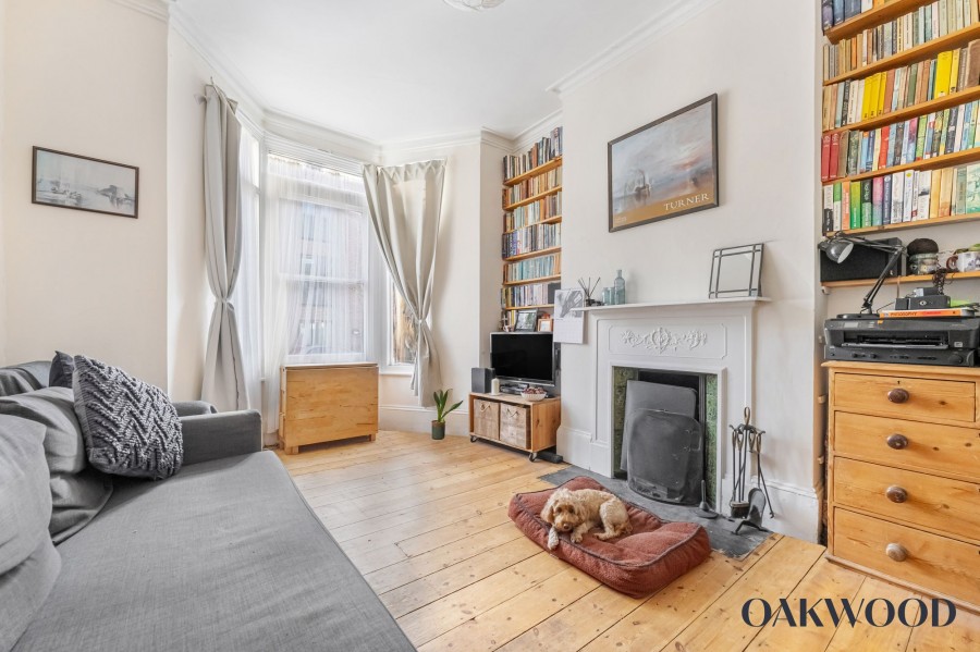 82 Pellerin Road, N16 8AT