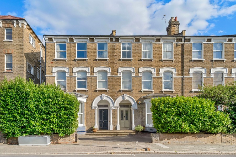 64 Lordship Park, N16 5UA