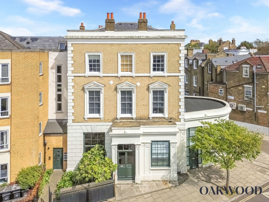 London, N16 9EU