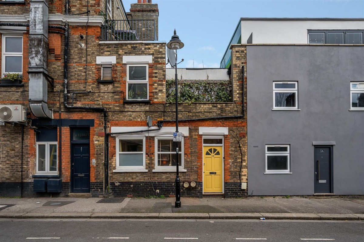 Image for London, N8 9LY