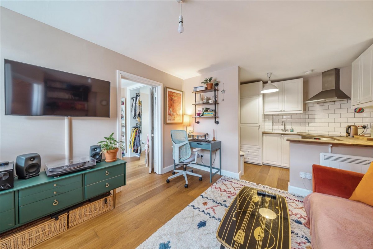 Image for London, N8 9LY