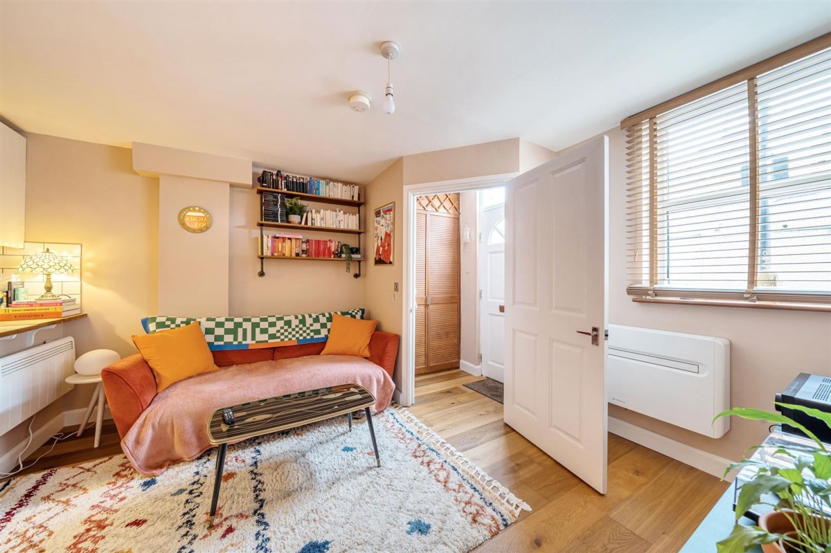 Image for London, N8 9LY