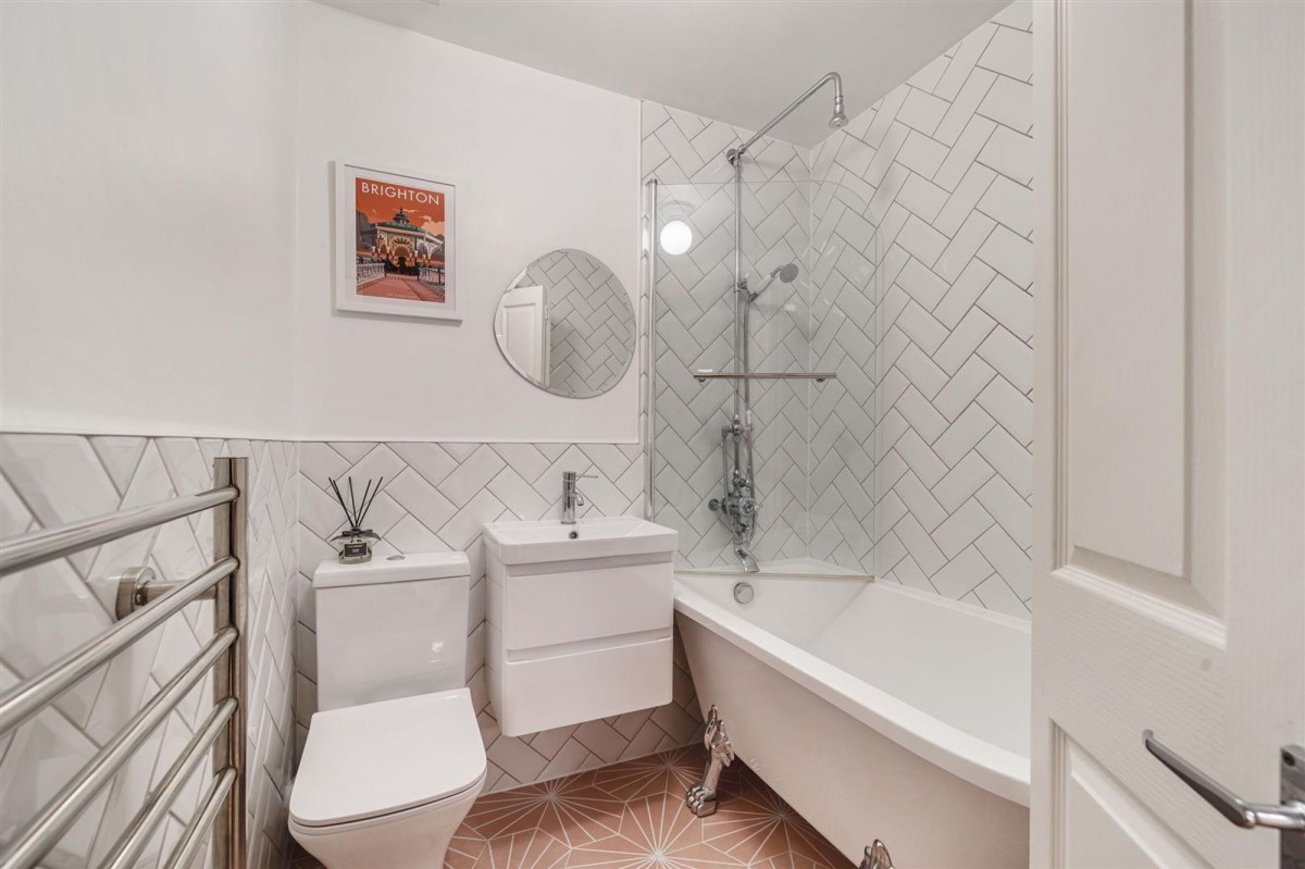 Image for London, N8 9LY