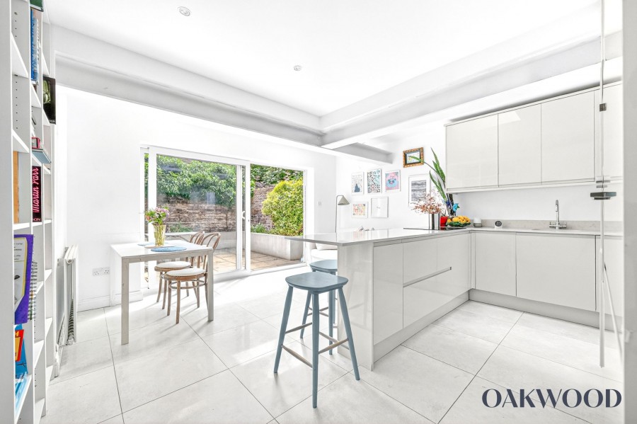16A Beatty Road, N16 8EB