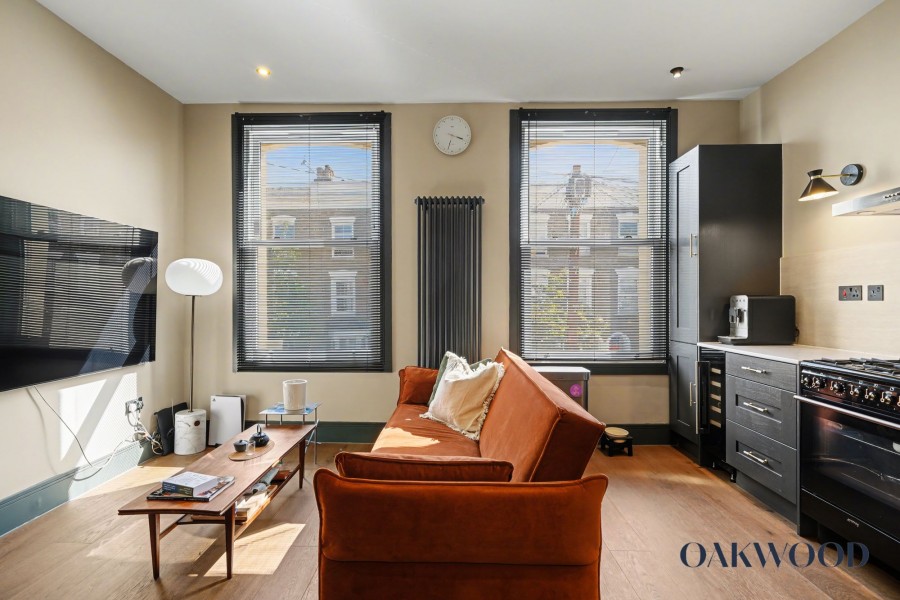 8 Osterley Road, N16 8SN