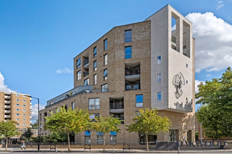132 Green Lanes, N16 9BN