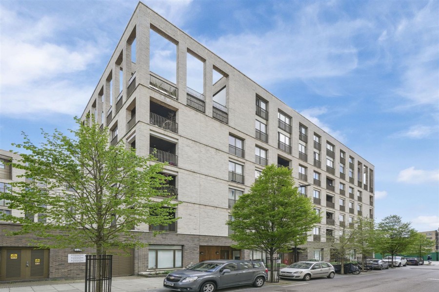 Radwell Court, N4 2GD