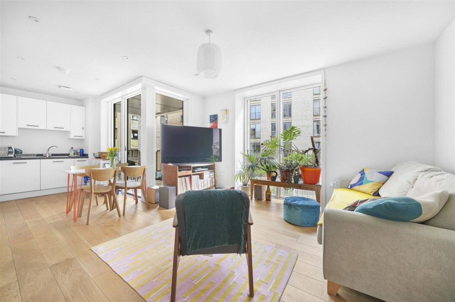 Radwell Court, N4 2GD