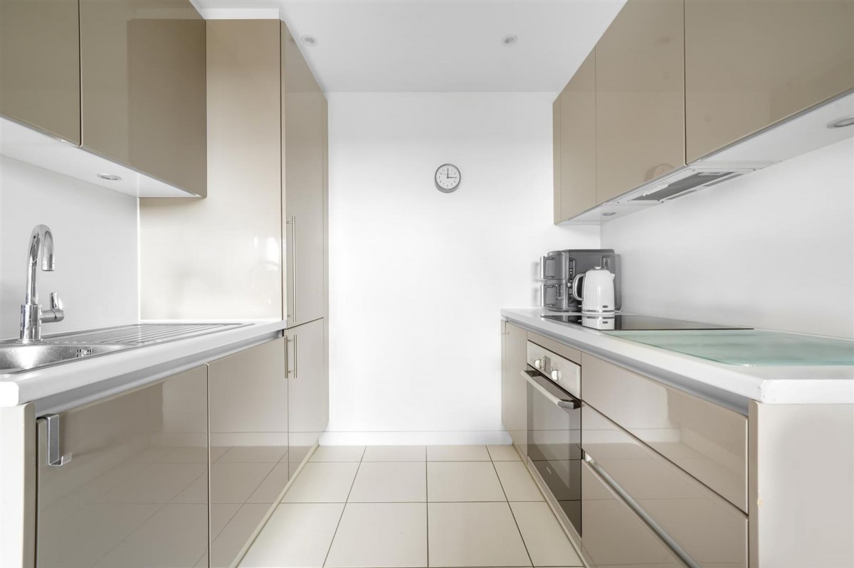 Image for London, N8 7RX