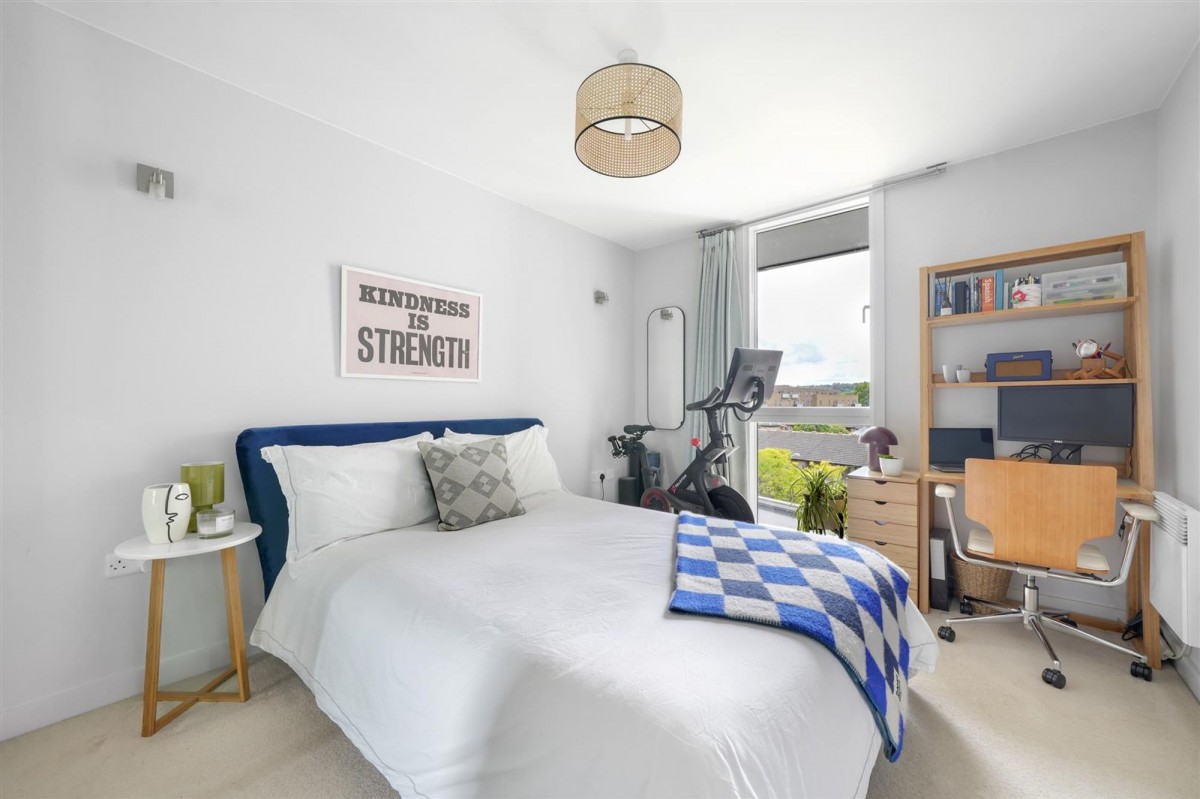 Image for London, N8 7RX
