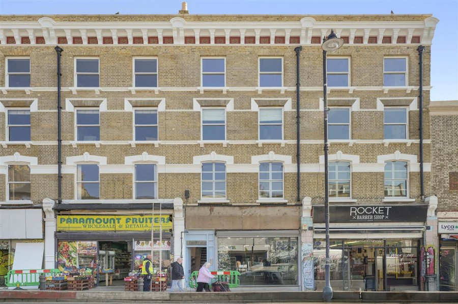 120A Stoke Newington High Street, N16 7NY