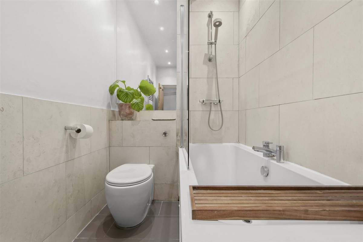 Image for London, N16 7UH