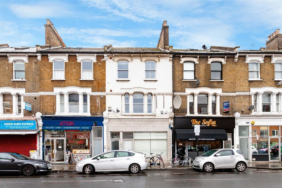 London, N16 9DA