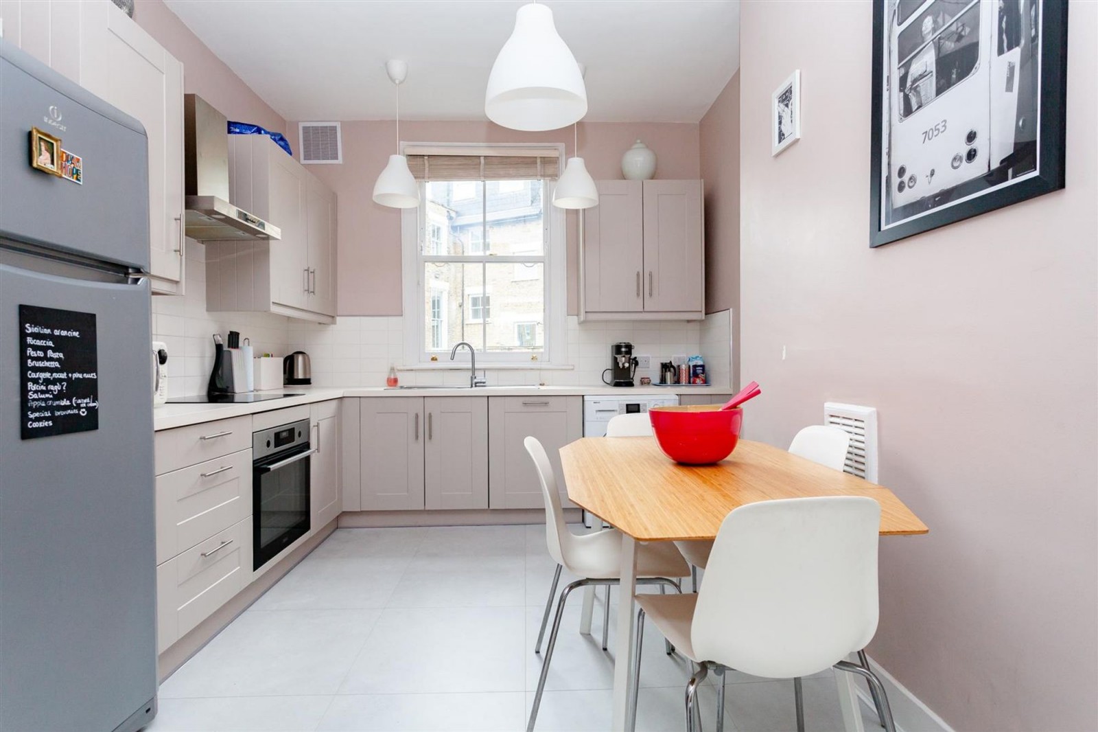 London, N16 9DA